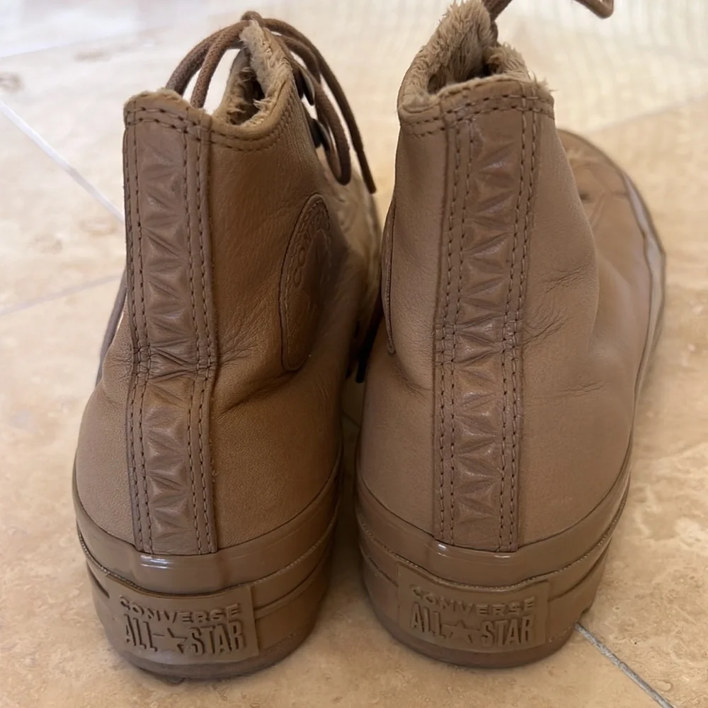 Converse Women’s Chuck Taylor Genuine Leather Hi-Top Sneaker - Picture 4 of 7